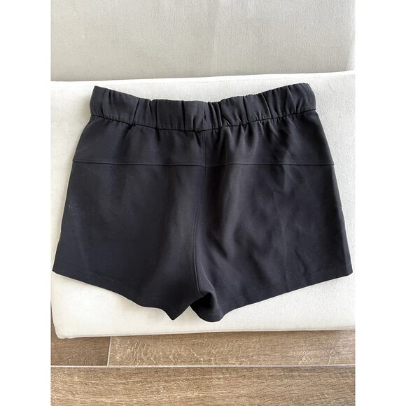 Lululemon On The Fly Short *Woven *2.5" Black Size 6 - Picture 3 of 9